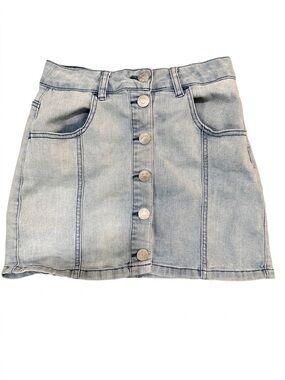 Almost Famous Junior’s Light Wash Denim Button-Front Mini Skirt Size 1